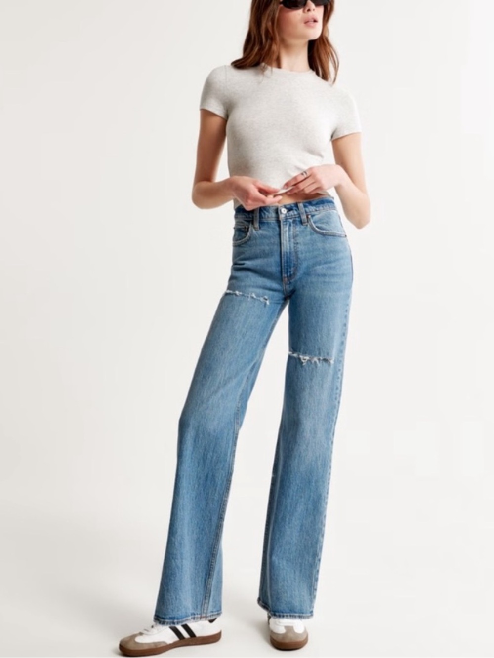 Abercrombie & Fitch 90s High Rise Relaxed Jean - Picture 2 of 7